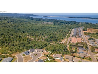 1 Nautical Ct, Coos Bay, OR 97420