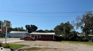 104 E Main St, Floris, IA 52560