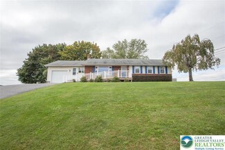 889 Bushkill Center Rd, Nazareth, PA 18064