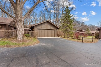 42W466 Red Bud Ct, Saint Charles, IL 60175
