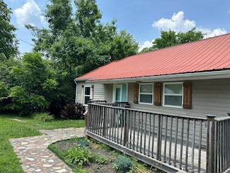 733 Monroe St, Clarksville, TN 37040