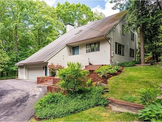 66 Dunder Rd, Burlington, VT 05401