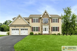 19 Maplehurst Ln, Piscataway, NJ 08854