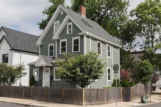 27 Round Hill St, Jamaica Plain, MA 02130