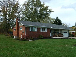 1230 Linn Dr, Belle Vernon, PA 15012