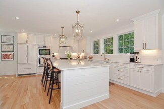 8 Blueberry Rd, Marblehead, MA 01945
