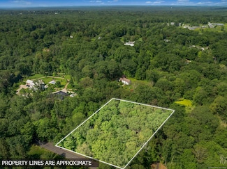 120 Briscoe Rd, New Canaan, CT 06840
