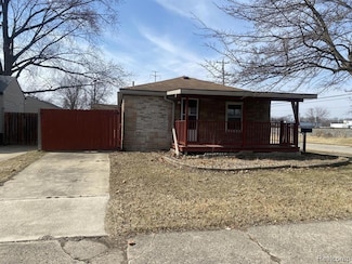 3512 Barry St, Wayne, MI 48184