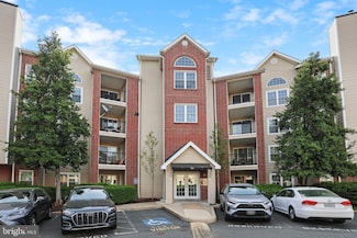 3313 Wyndham Cir Unit 4211, Alexandria, VA 22302