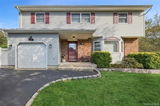 19 Broadway, Holtsville, NY 11742