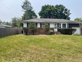 42 Sinclair Dr, Greenlawn, NY 11740