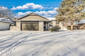 1423 N Stoney Point St, Wichita, KS 67212