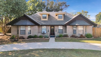 302 Old Spanish Trail, Valley View, TX 76272