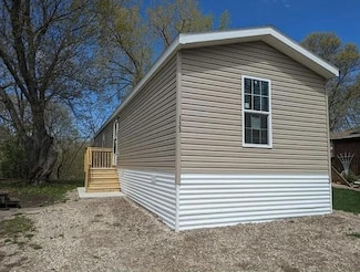 133 Maple Dr, Mankato, MN 56001