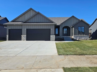 2541 N Bluestone St, Andover, KS 67002