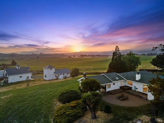 5082 Lakeville Hwy, Petaluma, CA 94954