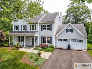 12 Wharton Ct, Kendall Park, NJ 08824