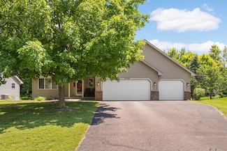 4704 Weston Hills Dr, Saint Paul, MN 55123