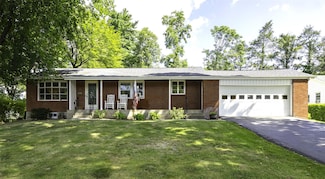 37 Chestnut St, Poughkeepsie, NY 12601