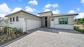 9513 St Germain Dr, Palm Beach Gardens, FL 33412