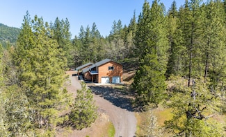 23210 E Evans Creek Rd, White City, OR 97503