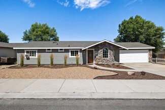 54 SE L St, Madras, OR 97741