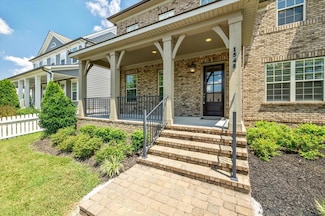 1548 Drakes Creek Rd, Hendersonville, TN 37075