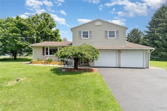 7042 Forbes Rd, Canastota, NY 13032