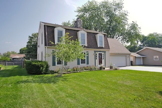 2102 Burr Oak Ln, Lindenhurst, IL 60046
