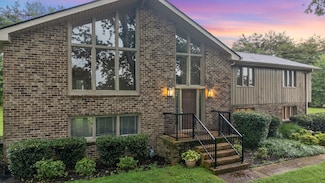 1302 Twin Springs Dr, Brentwood, TN 37027