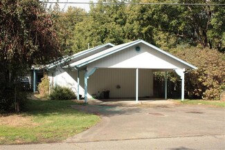 307 Cedar St, Rogue River, OR 97537