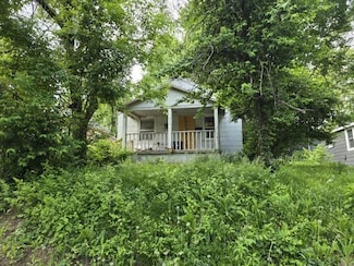 8715 E Roberts St, Independence, MO 64053