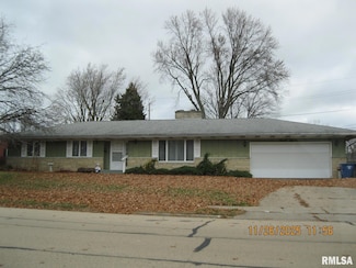 1115 N 14th St, Clinton, IA 52732