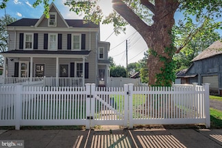 114 S 3rd St, Quakertown, PA 18951