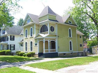 27 Summit St, Batavia, NY 14020