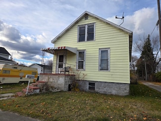 711 Ford Ave, Alpena, MI 49707