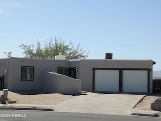 740 Lariat Dr, Las Cruces, NM 88011