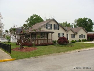 103 W Cross St, Winchester, IL 62694
