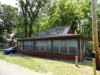 6651 S Lombardy Ln, Knox, IN 46534