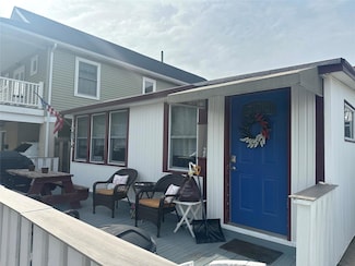 29 Oregon St, Long Beach, NY 11561