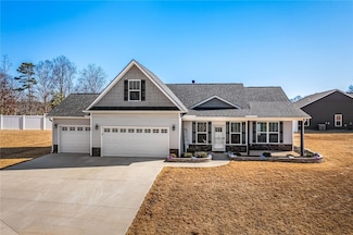 124 Inlet Pointe Dr, Anderson, SC 29625