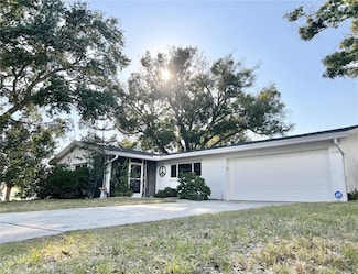 2040 Pine Ridge Dr, Clearwater, FL 33763