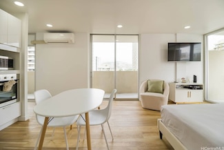 364 Seaside Ave Unit 901, Honolulu, HI 96815