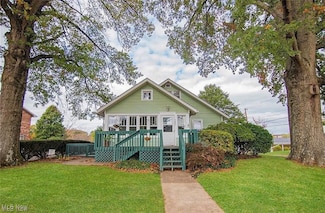 5807 4th Ave, Vienna, WV 26105