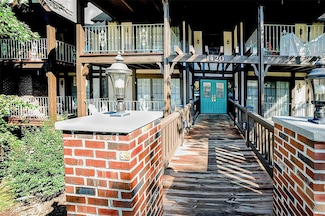 1420 Heritage Landing #303, Saint Charles, MO 63303