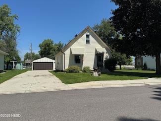 217 W 7th Ave, Milbank, SD 57252