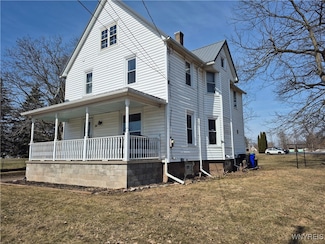 24 Housel Ave, Lyndonville, NY 14098