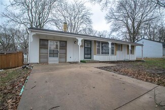 8725 Larsen St, Overland Park, KS 66214