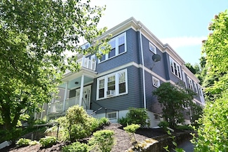 226 Winchester St Unit 2, Brookline, MA 02446