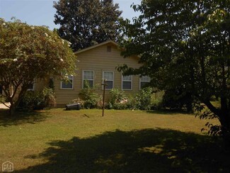 700 SW 6th St, Walnut Ridge, AR 72476